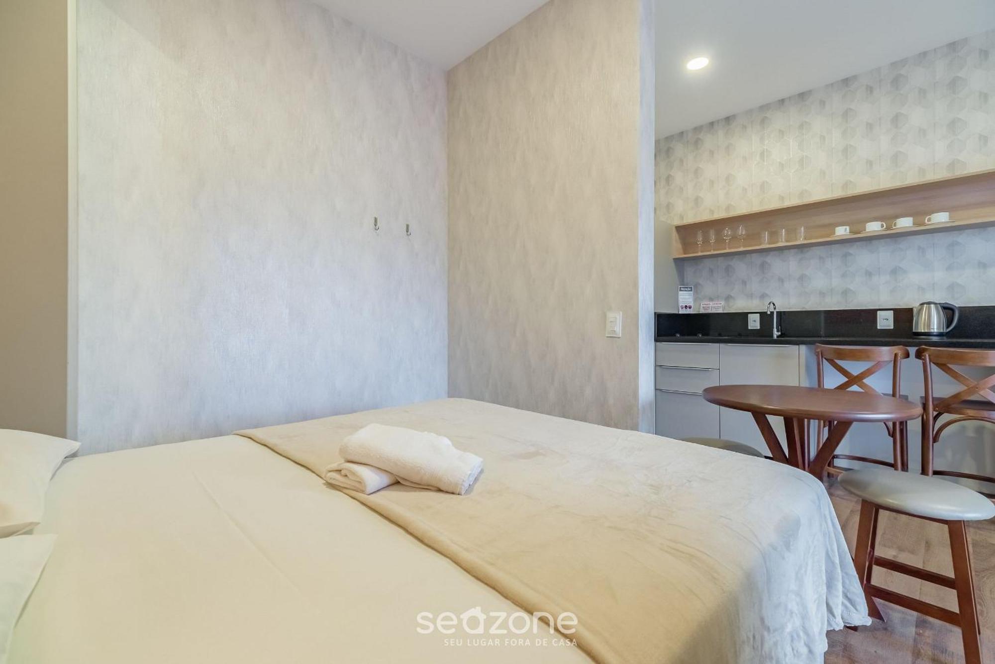 Lindos Studios Vec Бомбиньяс Номер фото